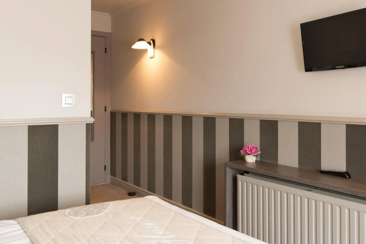 Hotel Karel De Stoute Bruges 2*,  Belgium